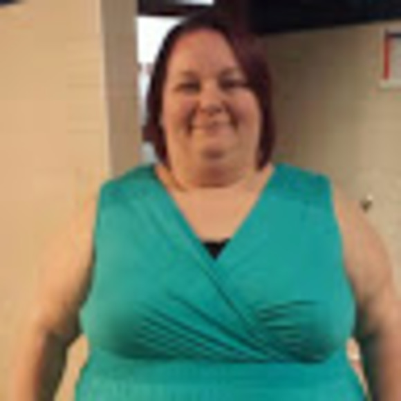 Meet your Posher, Tina - Picture 1 of 2